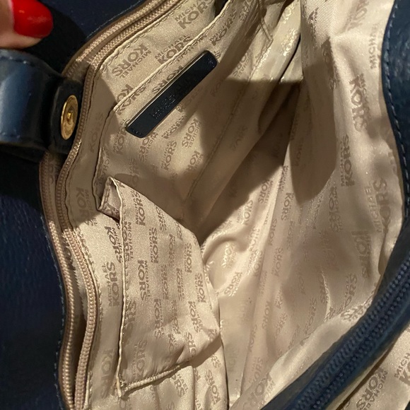 Michael Kors Hamilton Leather Tote - Picture 6 of 13